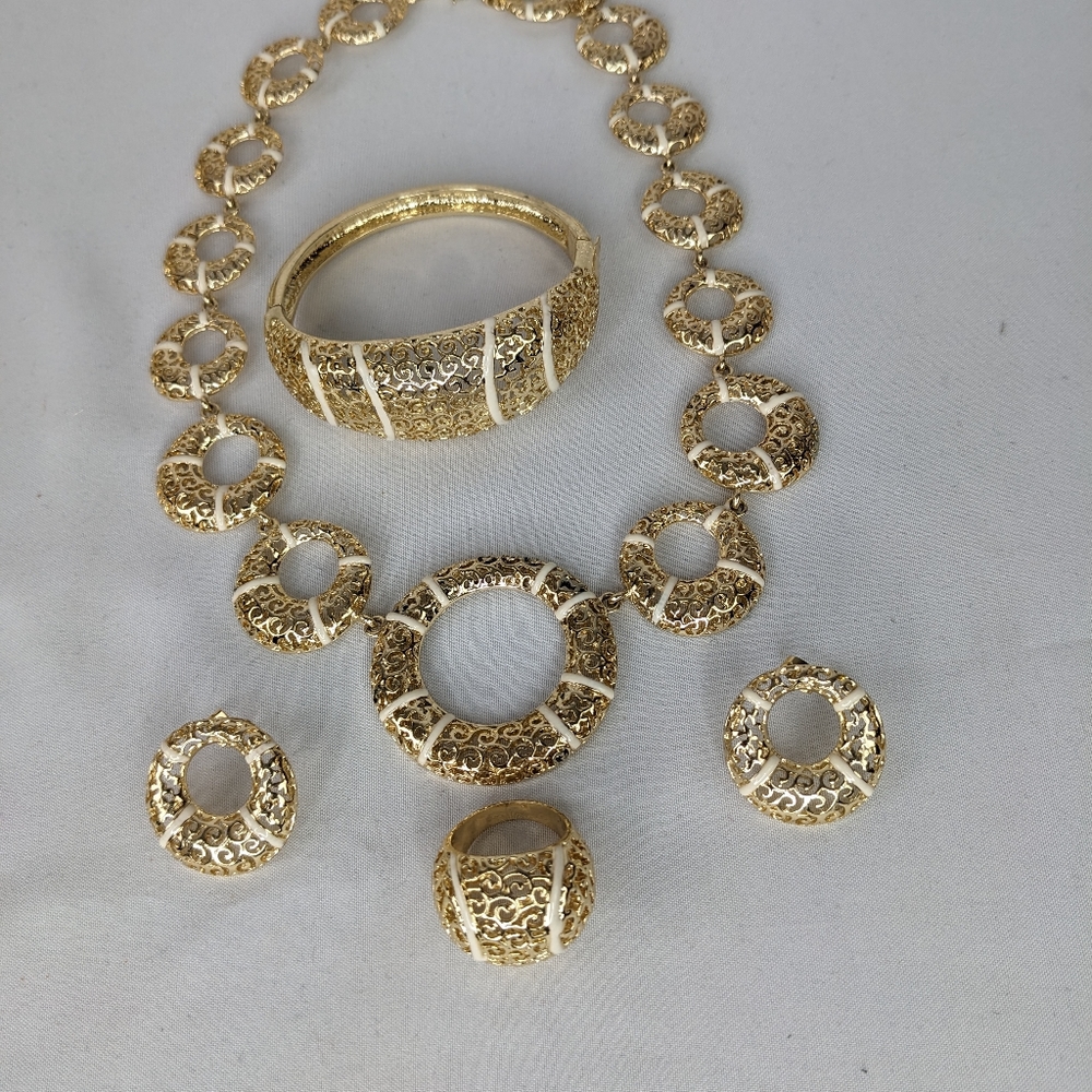 BEAUTIFUL AFRICAN JEWELRY SET. - Picture 2 of 6